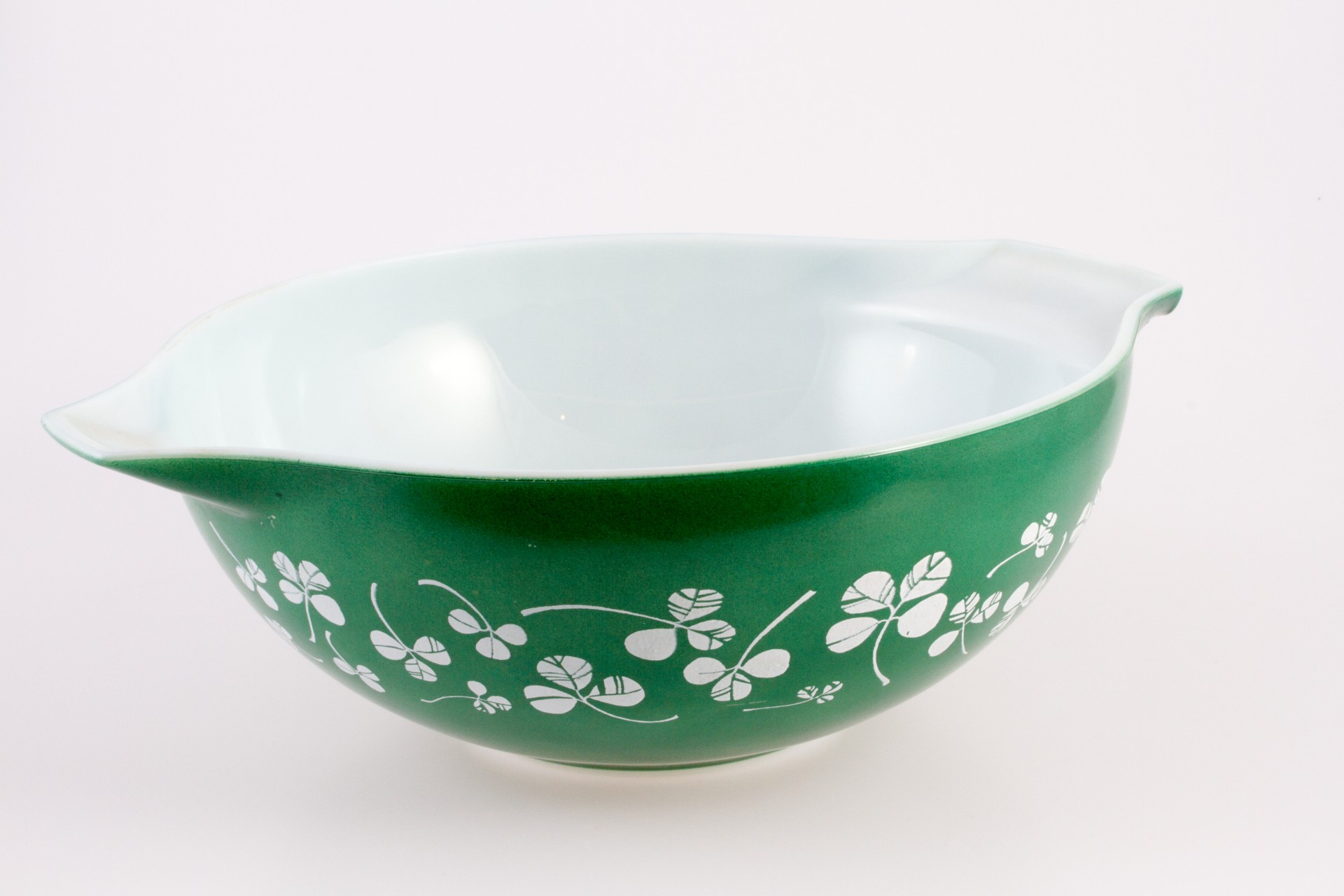 Large green Clover Leaf/Shamrock cinderella bowl Logo