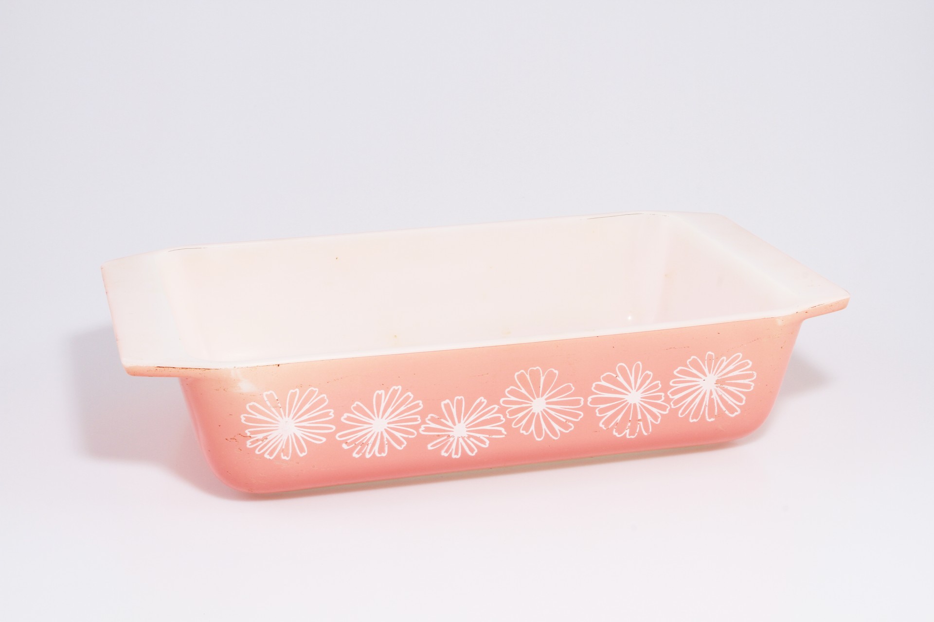 Pink ‘Gaiety’ Daisy rectangular casserole Logo