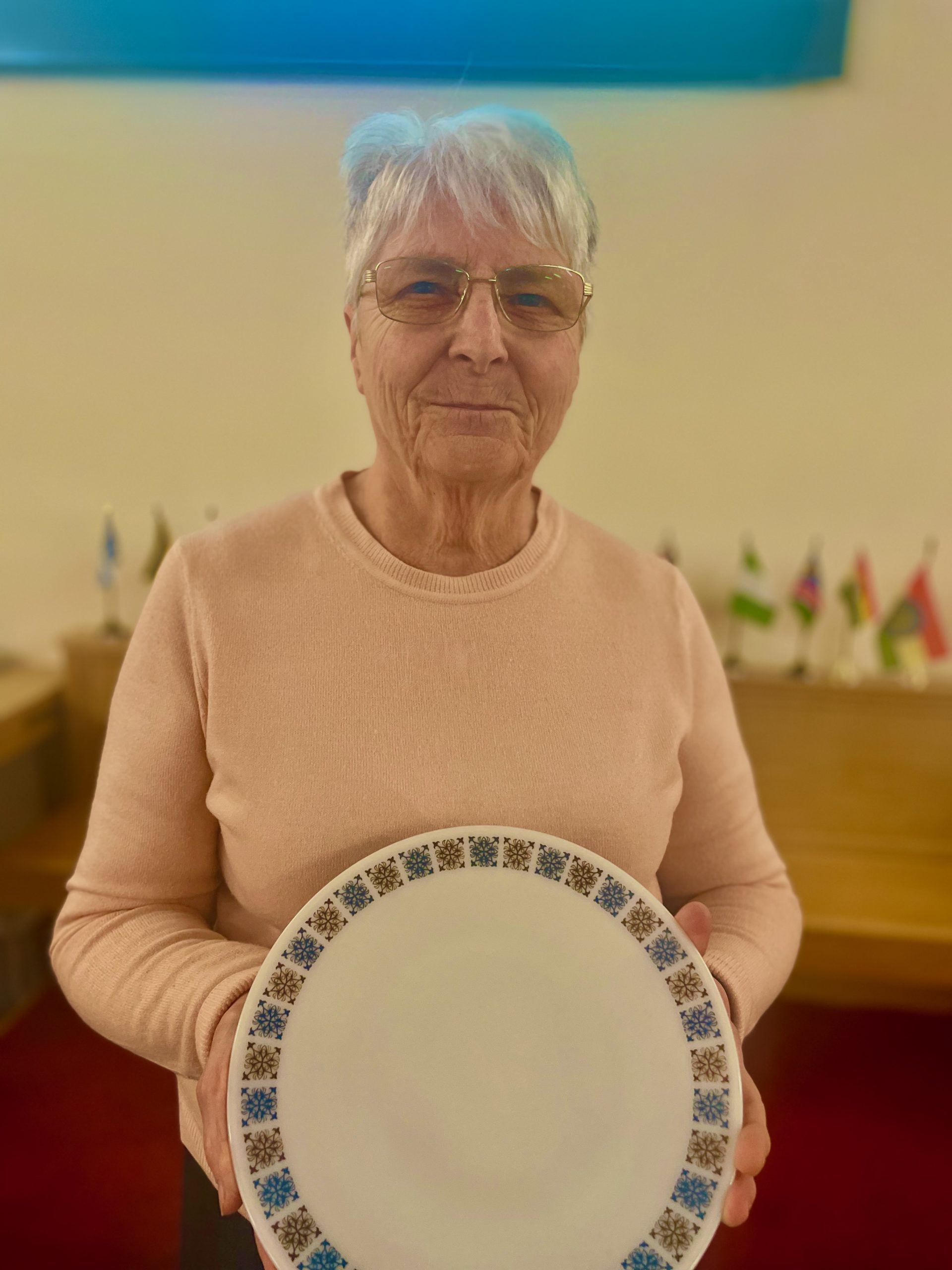 Audrey with her Pyrex ‘Chelsea’ dinner plate Logo